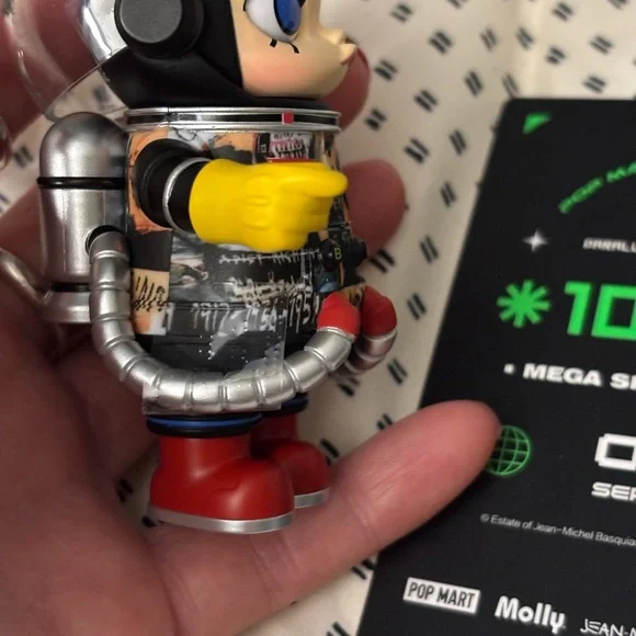: : POP MART MEGA SPACE MOLLY JEAN-MICHEL BASQUIAT : : - Picture 7 of 16